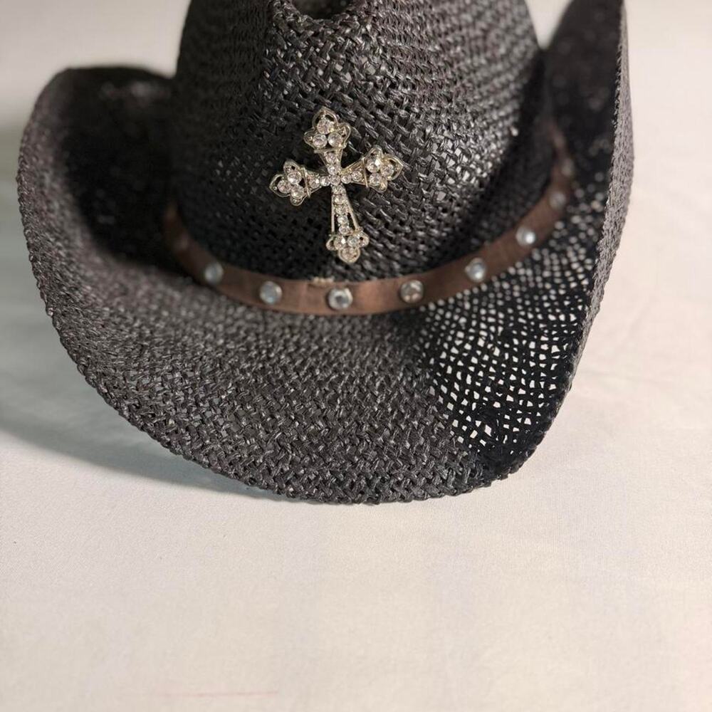 Black straw cowboy hat